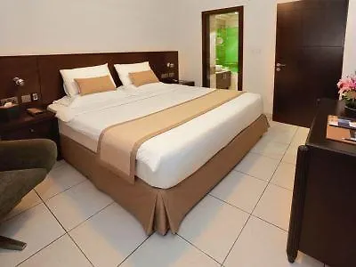 Mena Aparthotel Albarsha At The Mall Dubai 3*,